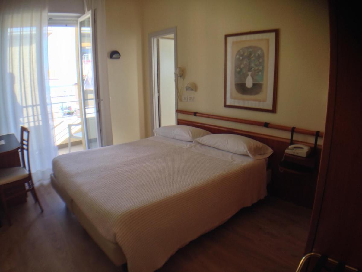 Hotel Houston Rimini Eksteriør billede